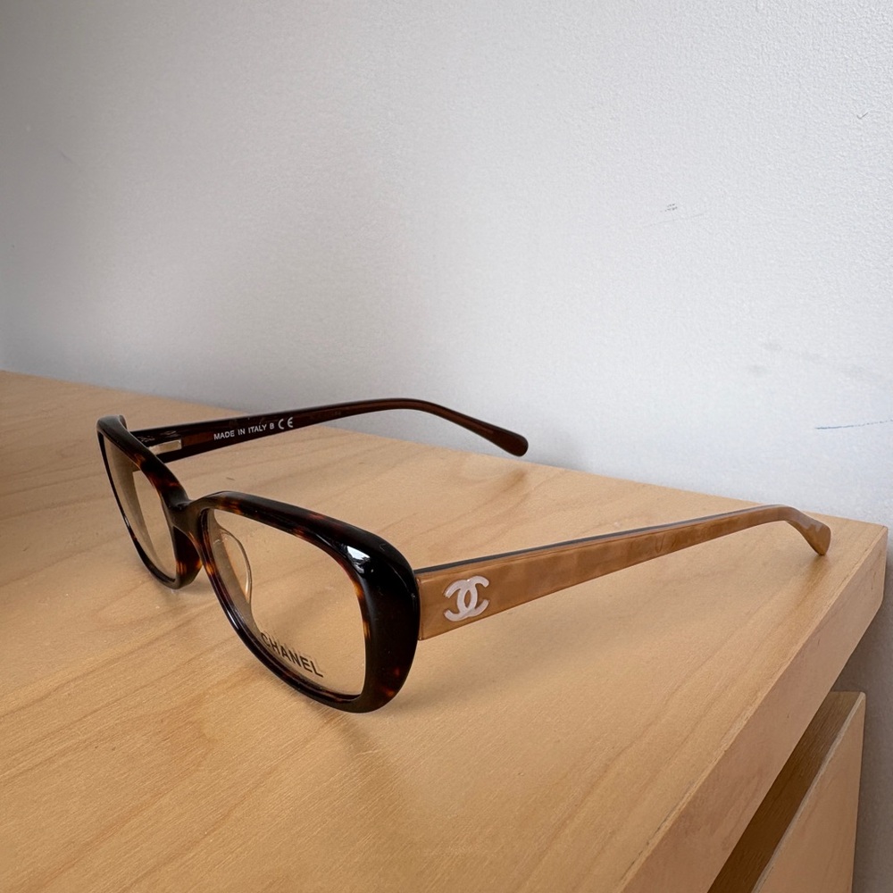 CHANEL Brown Tortoise Sunglasses